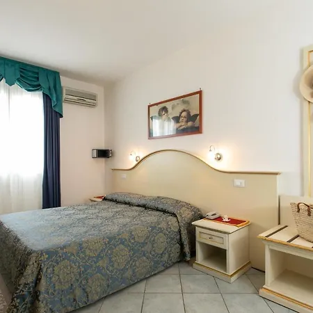 Elpiro Hotel
