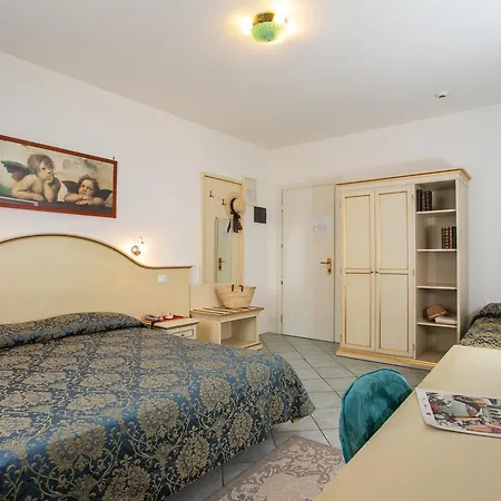 Elpiro Hotel