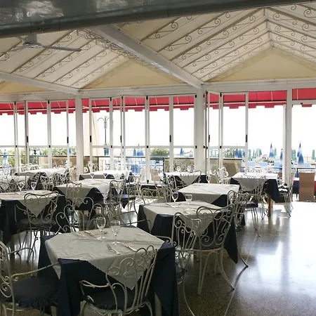 Elpiro Hotel 4*
