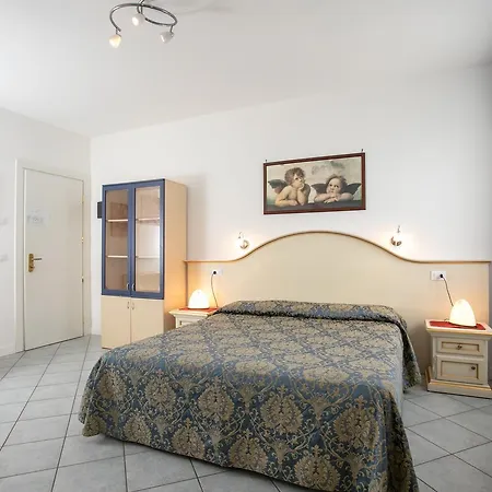 Elpiro Hotel