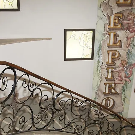 Elpiro Hotel